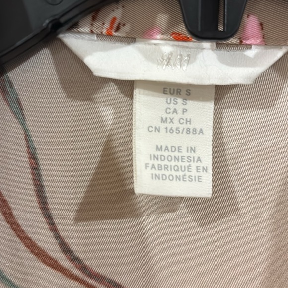 🌺H&M Sz S Floral Beige Women's Oversized Double Breast Silky Kimono Shirt - Picture 7 of 9